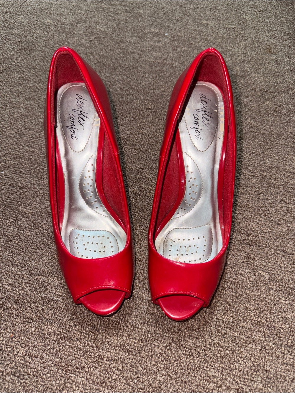 dexflex comfort Red Peep-Toe Women's Heels